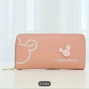 Pink Minnie Mouse wallet.